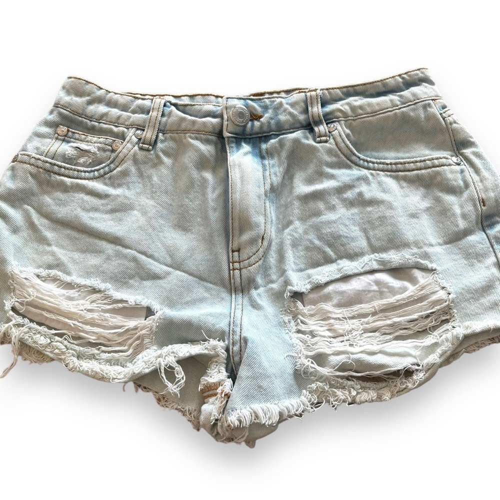 Urban basics light wash distressed jean shorts with pockets size 5